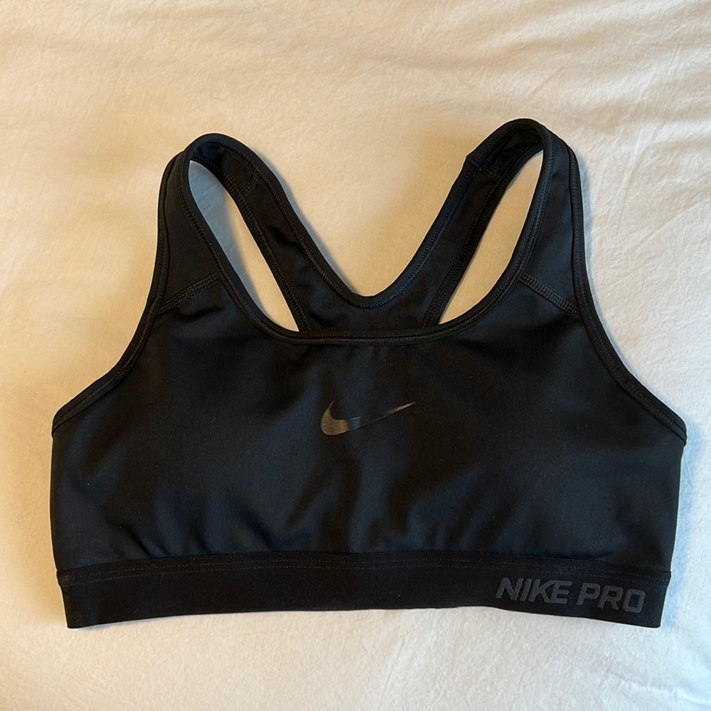 Nike Sports Bra - All Black - With Padding